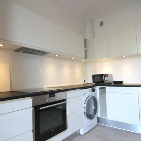 Great 1-bed With French Balcony In Center Appartamento