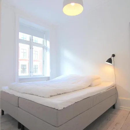Apartment Great 1-bed With French Balcony In Center Copenhagen